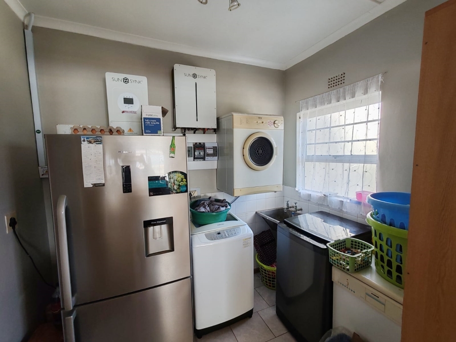 5 Bedroom Property for Sale in Perlemoenbaai Western Cape